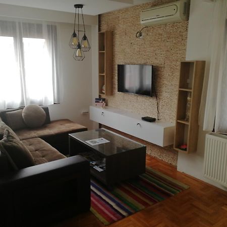 Apartment Aleksija Ni Esterno foto