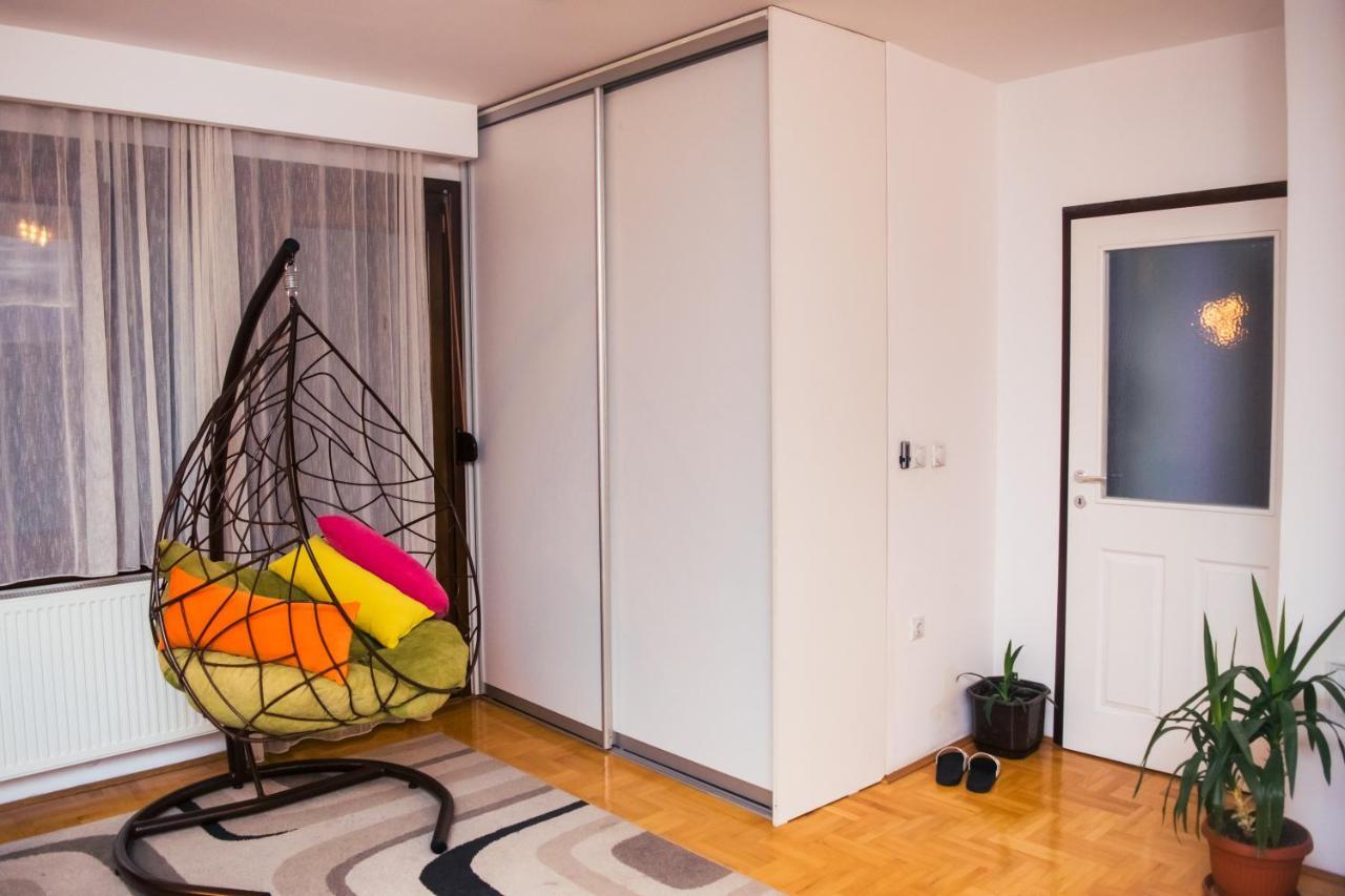 Apartment Aleksija Ni Esterno foto