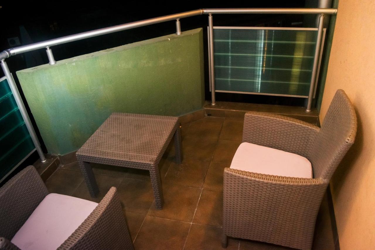 Apartment Aleksija Ni Esterno foto