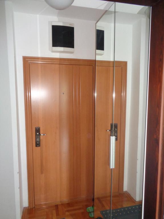 Apartment Aleksija Ni Esterno foto