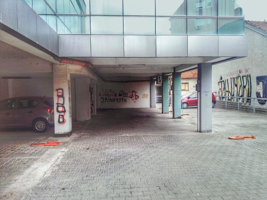 Apartment Aleksija Ni Esterno foto