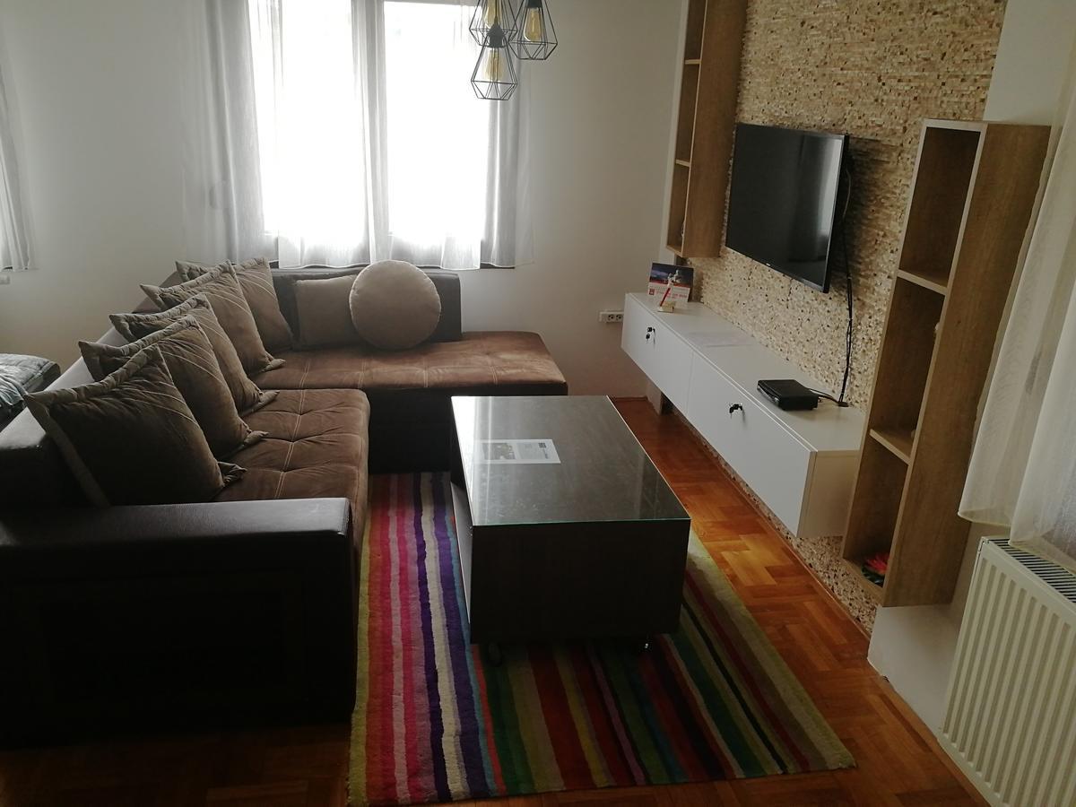 Apartment Aleksija Ni Esterno foto
